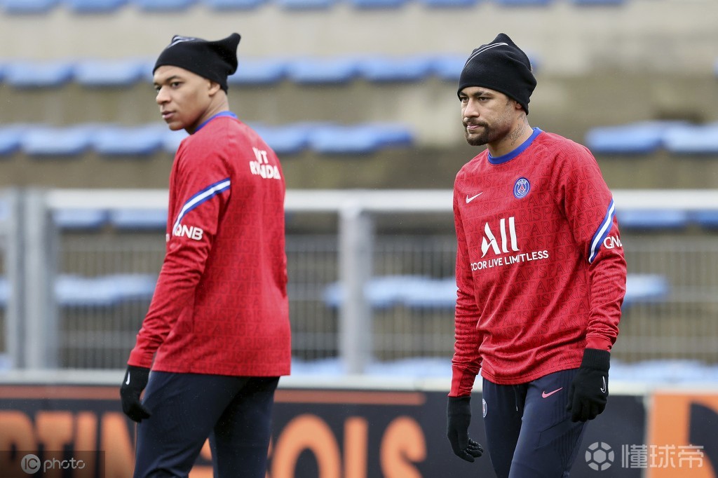 开云体育APP下载-冲刺阶段皇家社会调整名单以备欧冠欧超杯赛后攻防权衡，媒体一致点评：穆雷与30激战G2分钟的简单介绍