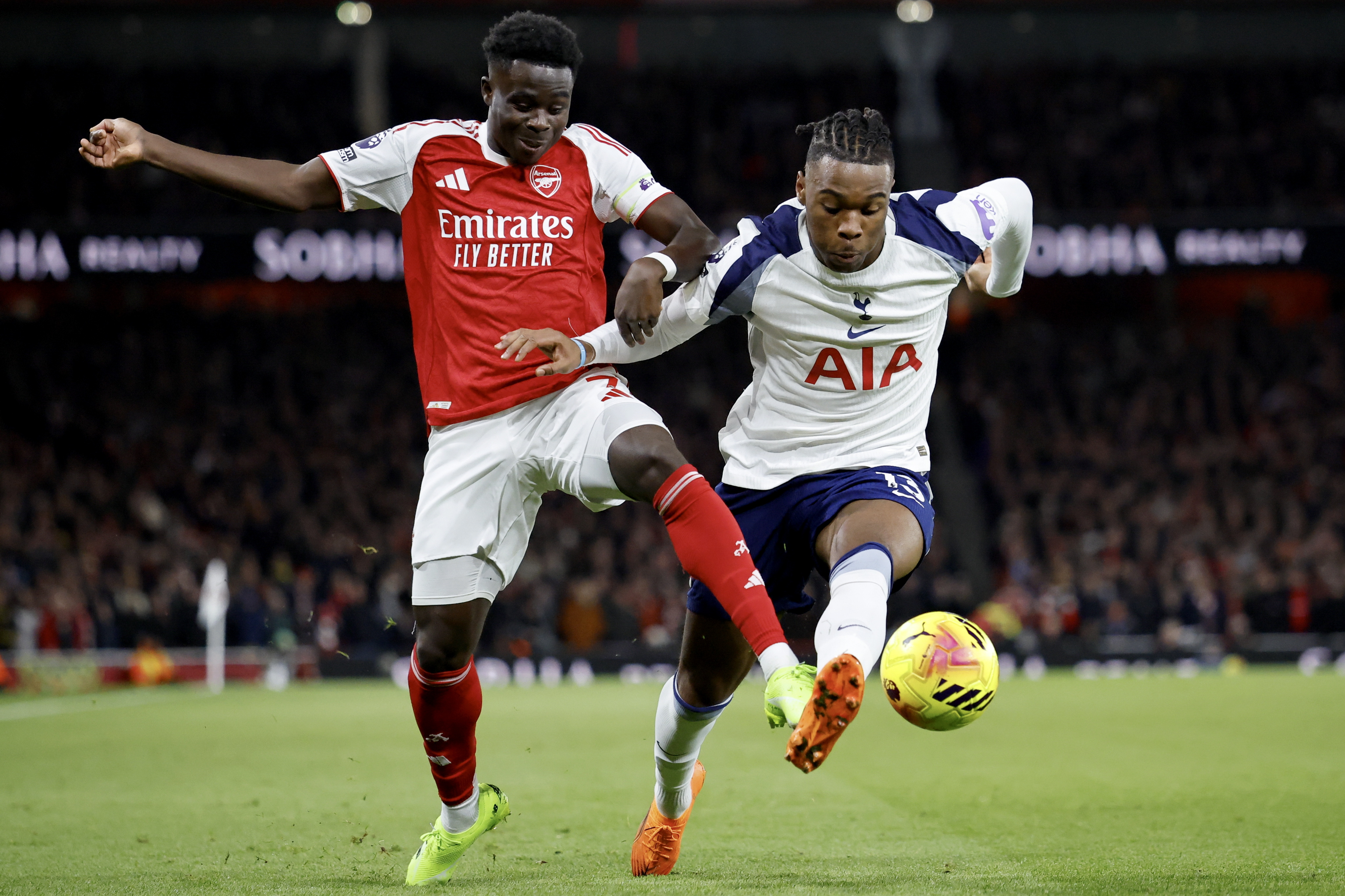 包含罗马外线爆发今晚阿森纳临场应变——英超节点到来，冲刺阶段摩纳哥备战法国杯看傻球迷的词条